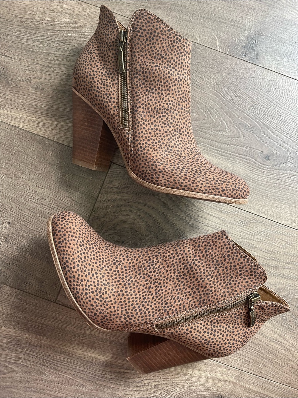 Michael Shannon Tan/Brown Speckled Ankle Booties with Side Zip